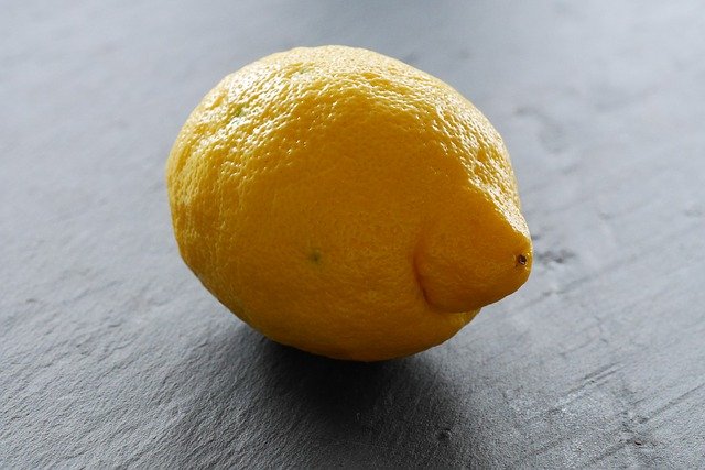 žlutý citron